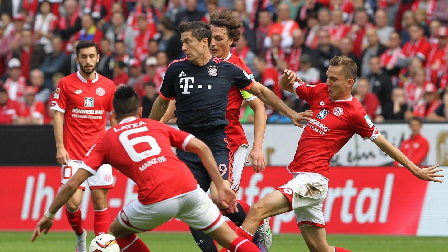 鲍威尔：高诗岩做出了非常好的表率作用 他能够把全队融在一起