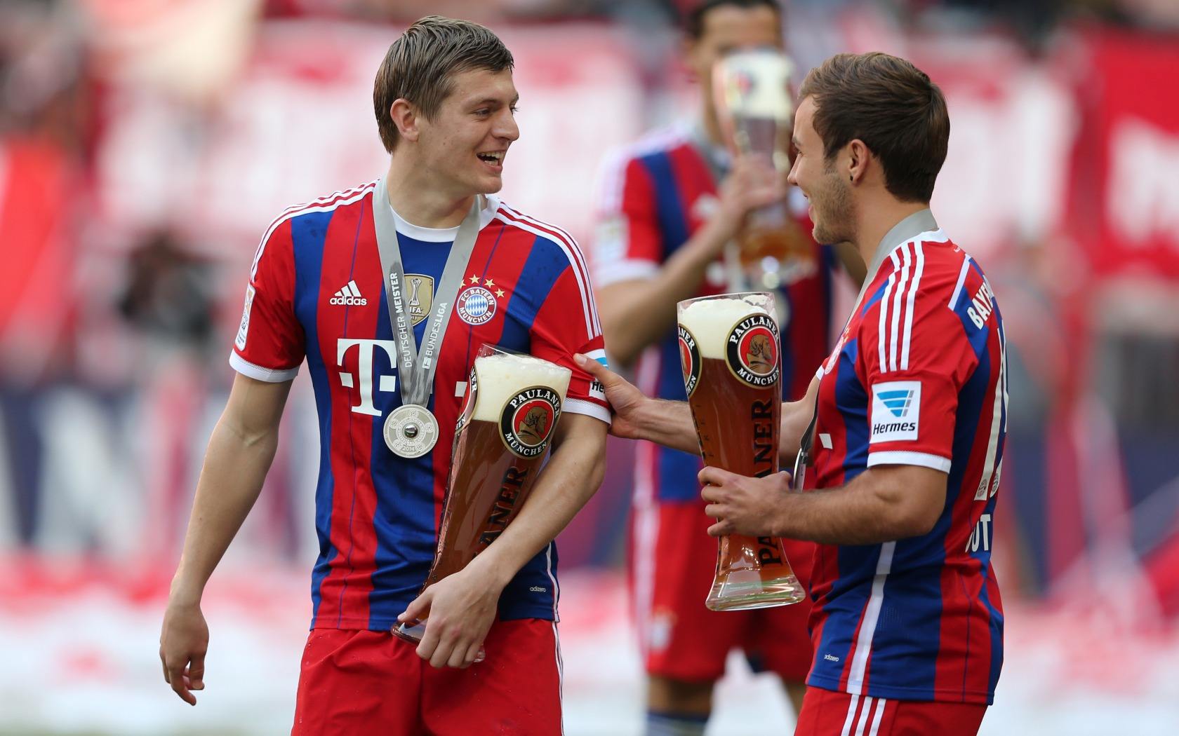 勇士官方：格林扭伤右脚，本场比赛不会回归