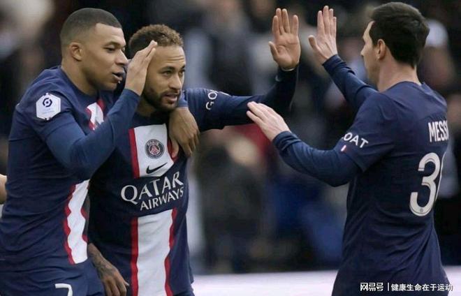 土媒：费内巴切已付穆帅875万欧解约金，不想再付75万欧住宿费