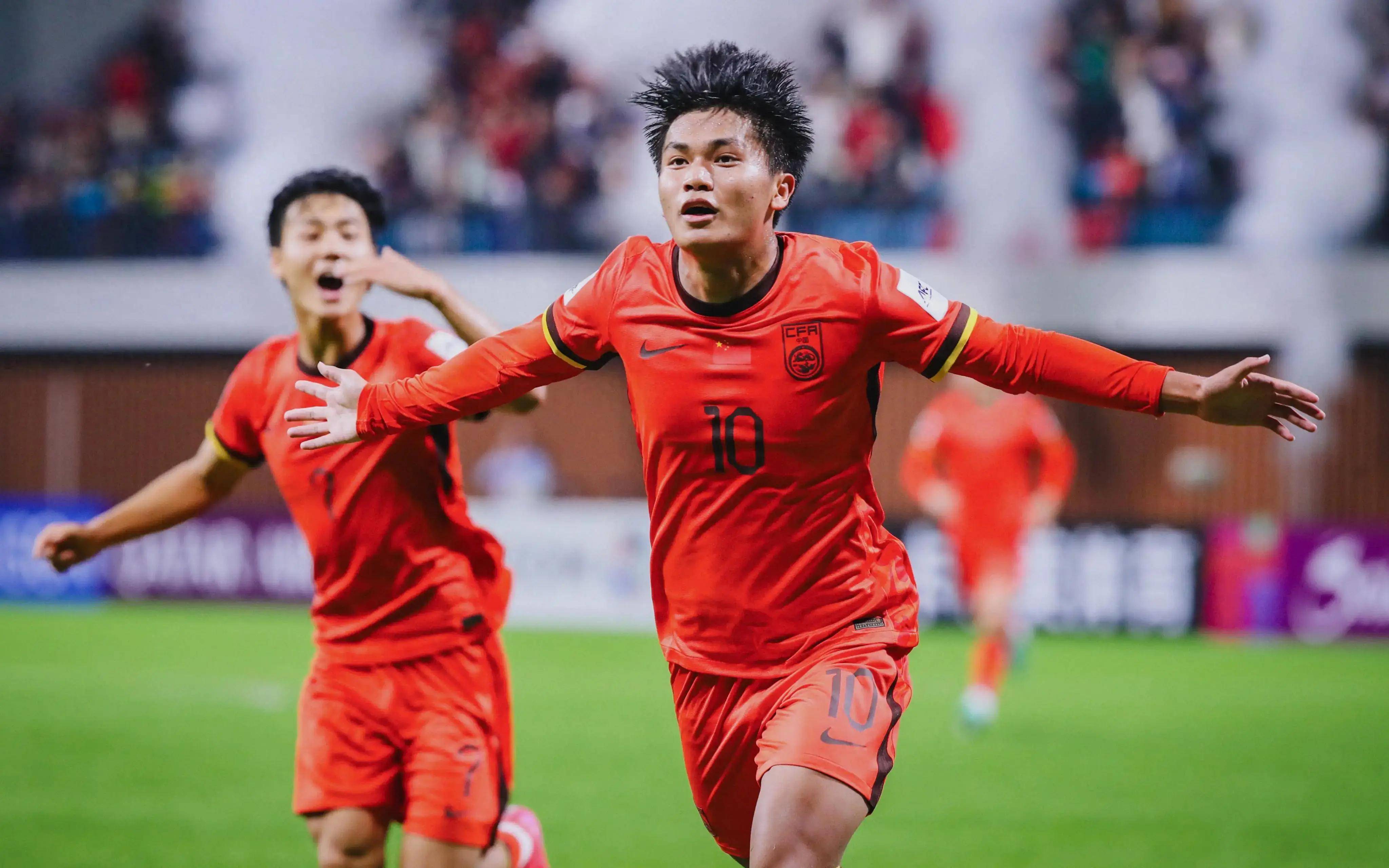 足球中超发布赛程海报，视觉效果炸裂