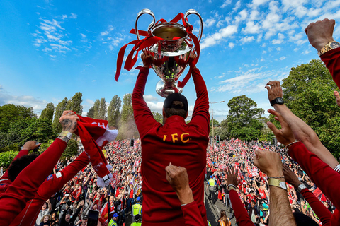 足球曼联新援首秀即破门，球迷高呼：值了！