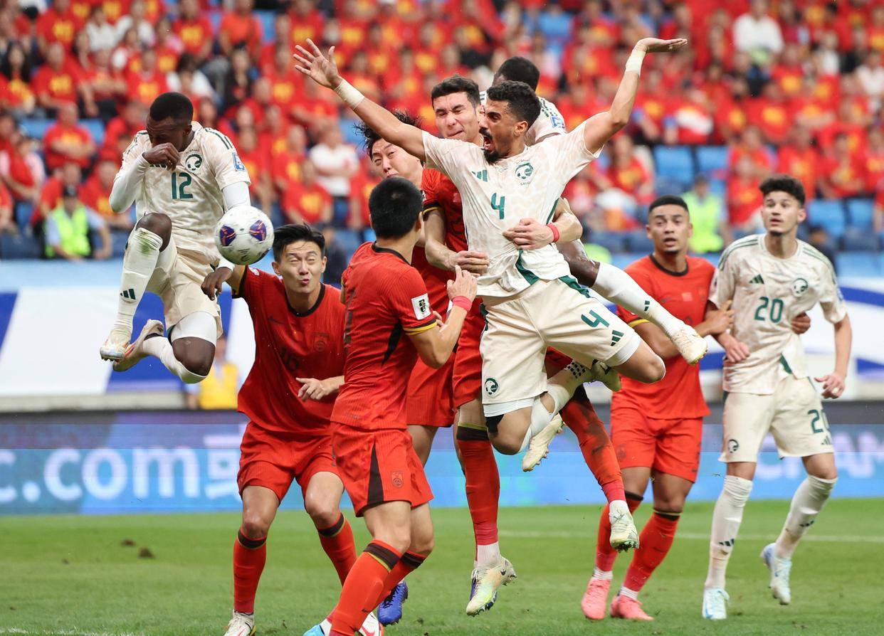 东体：中超在亚冠弱势已不可忍，赛制、外援接轨应拿出诚意