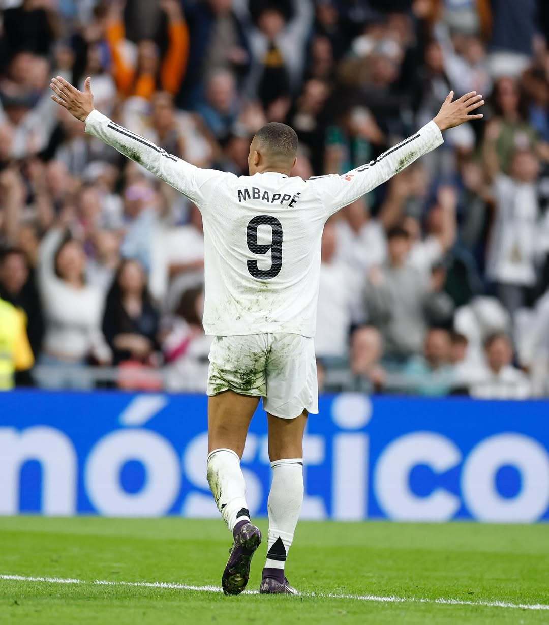 英超本周最佳阵容：曼城三人表现出色，但布鲁诺抢尽风头