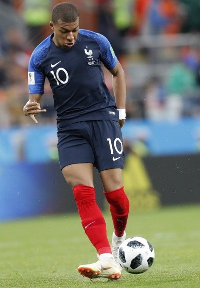 绝对死角，特拉布宗体育中场穆奇小角度任意球直接破门