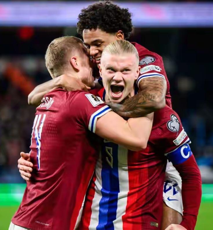 狼记：爱德华兹在末节告诉教练组，他不想按常规轮换下场休息