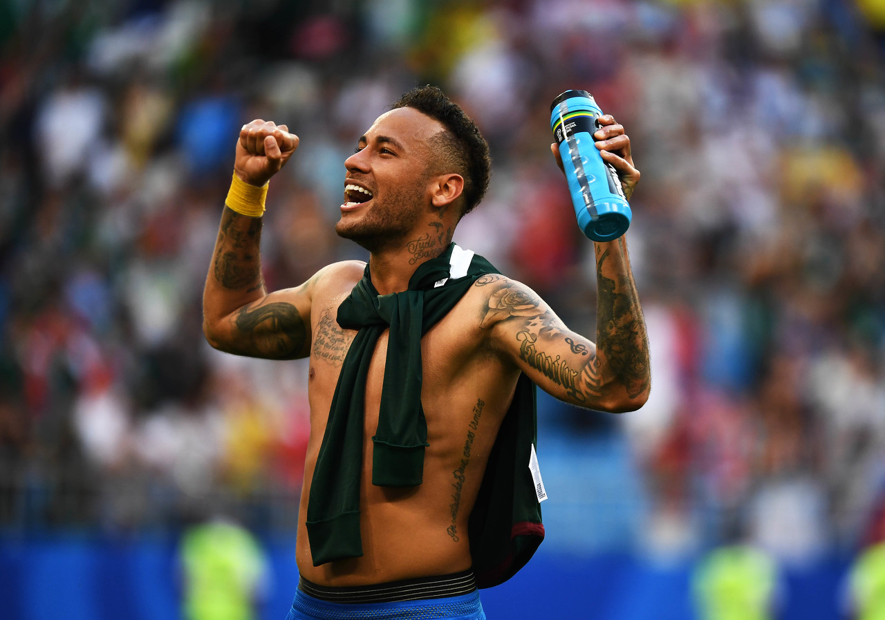 记者：拜仁考虑通过引进巴莱巴以顶替去向未明的格雷茨卡