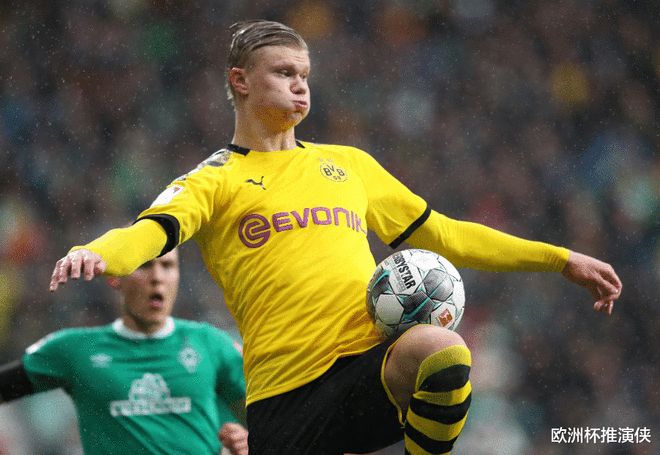 玉昆外援奥斯卡在老家开车时车辆突然起火，好在人没事