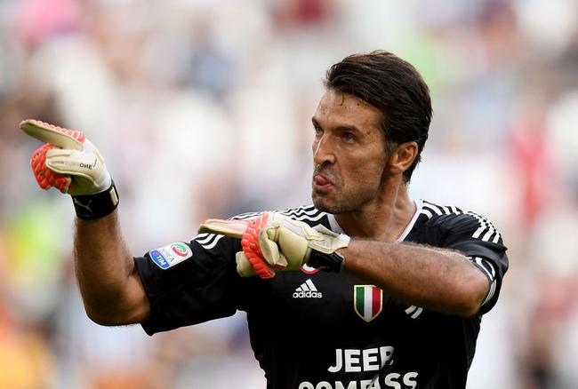 北京国安在2025年足协杯夺冠，五冠登顶，与上海海港同获亚冠资格，但亚冠表现惨淡，中超差距明显。